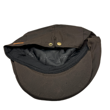 Load image into Gallery viewer, Wax flat cap - Brún
