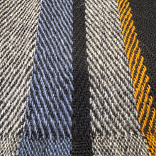 Load image into Gallery viewer, Haukur ullartrefill - handofinn úr íslenskri ull
