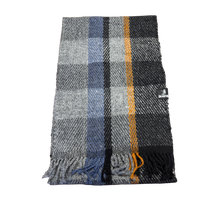 Load image into Gallery viewer, Gauti ullartrefill - handofinn úr íslenskri ull
