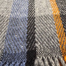 Load image into Gallery viewer, Gauti ullartrefill - handofinn úr íslenskri ull
