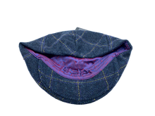 Load image into Gallery viewer, Blár flat cap - með teygju
